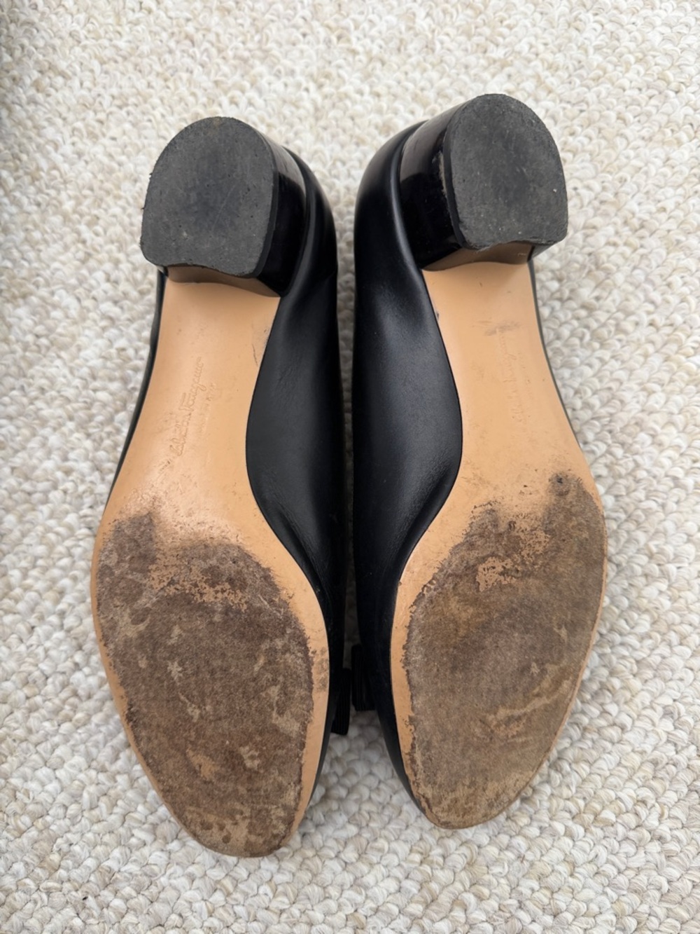 Salvatore Ferragamo Vara Pump - Size 8 - Picture 11 of 11